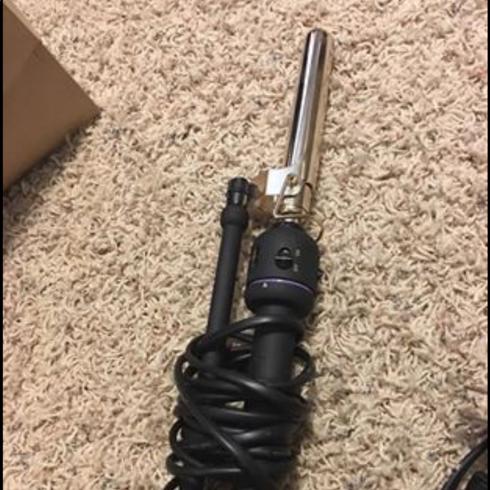 BRAND NEW!!! hot tools curling iron!